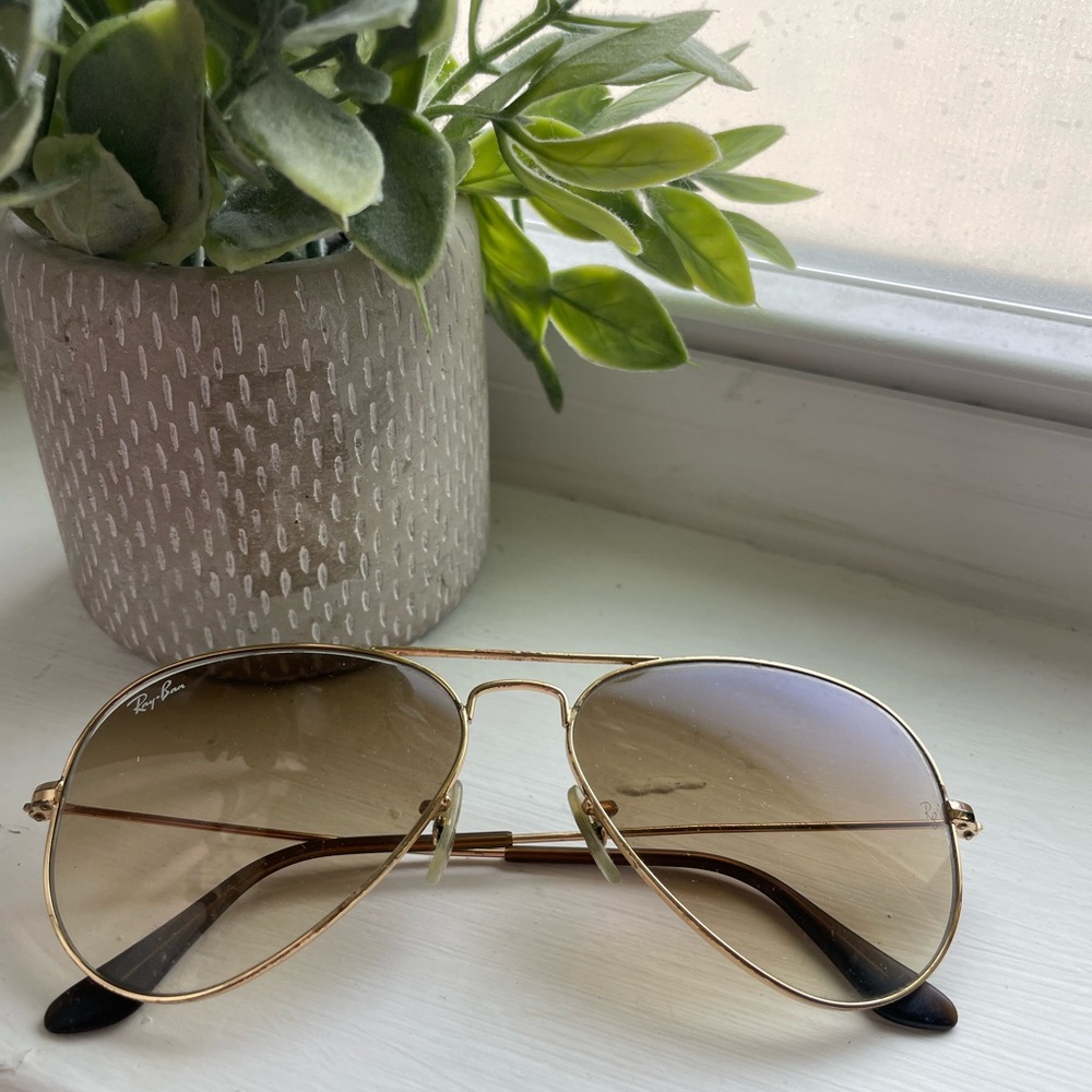 Ray-Ban Gold Aviator Sunglasses with Brown Lenses